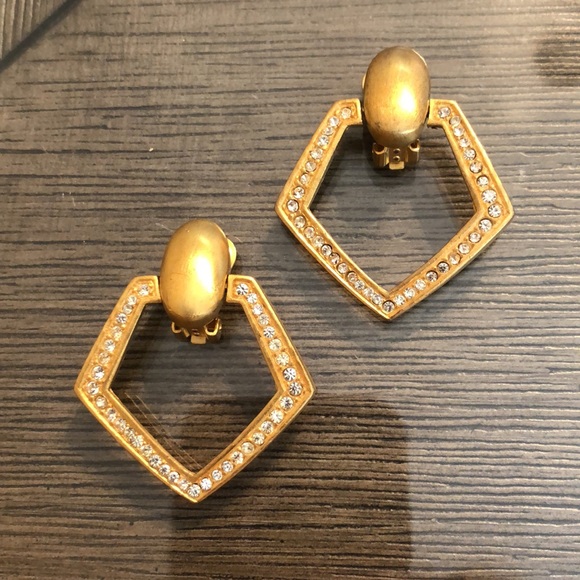 Vintage Matte Gold & Rhinestone Clip Earrings Mod - Picture 6 of 13